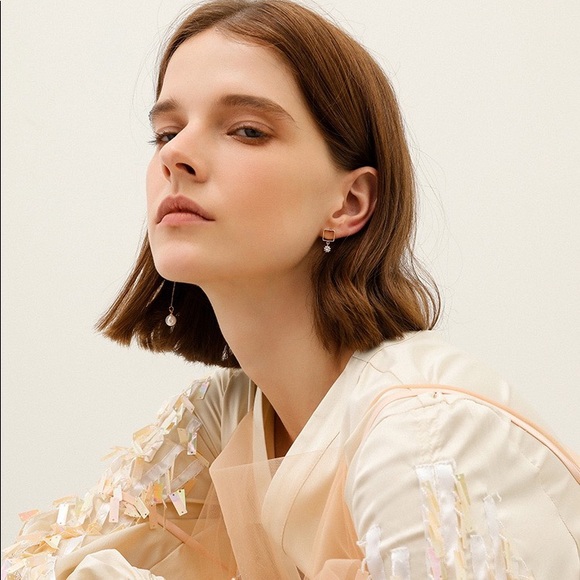 Asymmetrical earrings - Picture 4 of 7